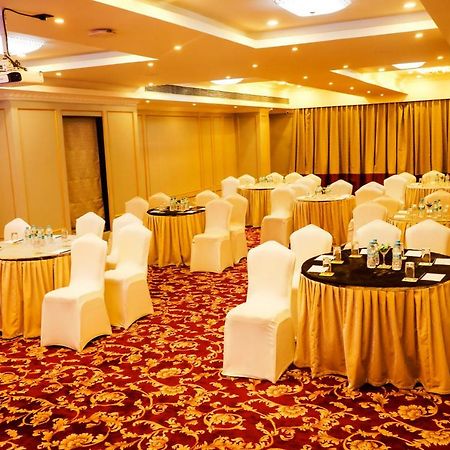 Kyriad Hotel Nashik By Othpl Exterior foto