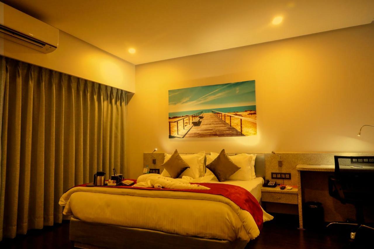 Kyriad Hotel Nashik By Othpl Exterior foto