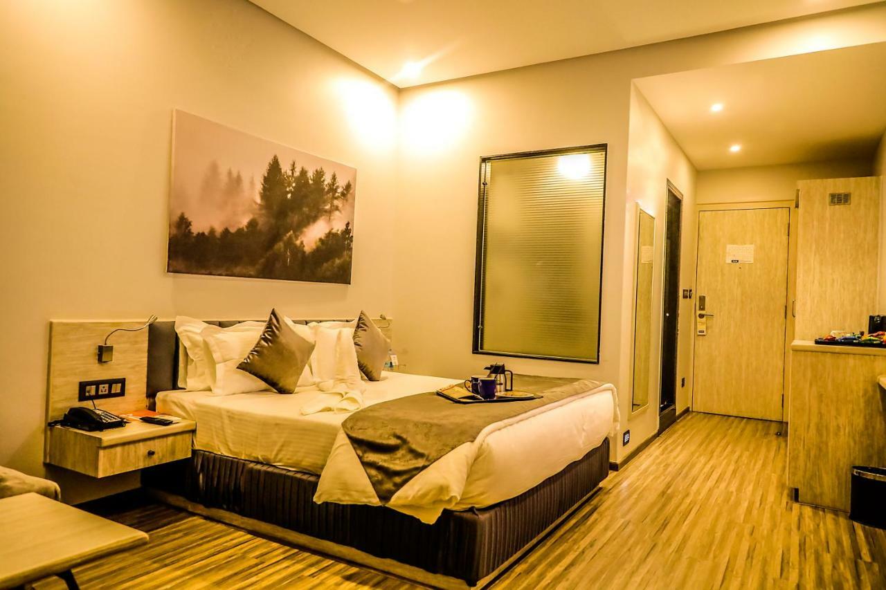 Kyriad Hotel Nashik By Othpl Exterior foto